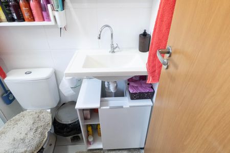 Banheiro de apartamento para alugar com 2 quartos, 40m² em Campo Grande, Rio de Janeiro