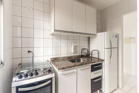 Cozinha de apartamento à venda com 1 quarto, 33m² em Luz, São Paulo