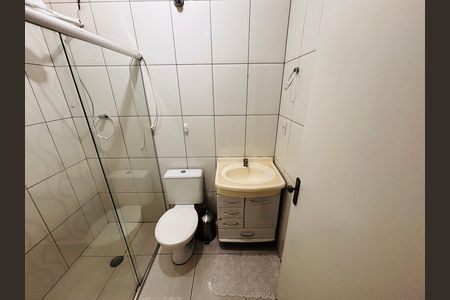 Banheiro de casa para alugar com 1 quarto, 20m² em Novo Osasco, Osasco