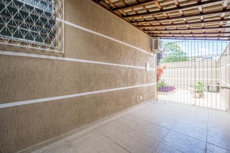 Apartamento à venda com 254m², 2 quartos e 3 vagas Apartamento à venda com 254m², 2 quartos e 3 vagasÁrea de serviço