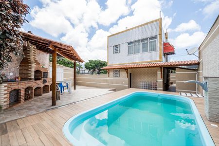 Apartamento à venda com 254m², 2 quartos e 3 vagas Apartamento à venda com 254m², 2 quartos e 3 vagasPiscina