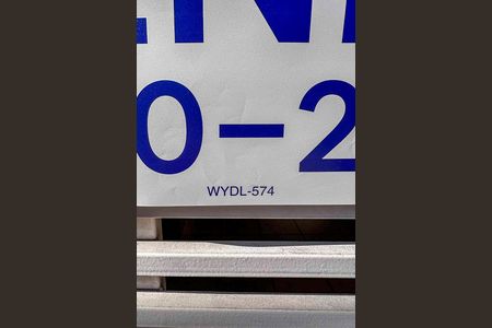 Placa Instalada na Fachada de casa à venda com 5 quartos, 380m² em Vila Valparaíso, Santo André