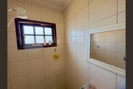 Casa à venda com 100m², 5 quartos e 2 vagasBanheiro 2