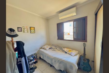 Casa à venda com 100m², 5 quartos e 2 vagasQuarto 4