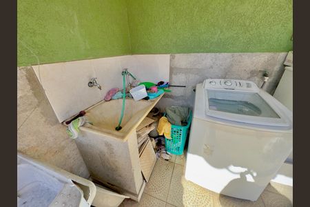 Casa à venda com 100m², 5 quartos e 2 vagasÁrea de Serviço