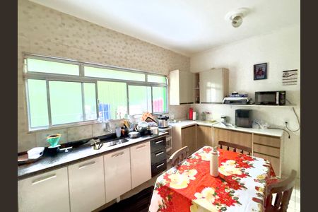 Casa à venda com 100m², 5 quartos e 2 vagasCozinha 2