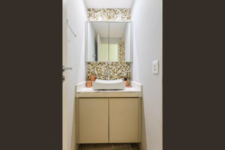 Apartamento à venda com 70m², 3 quartos e 2 vagas Apartamento à venda com 70m², 3 quartos e 2 vagasBanheiro Social