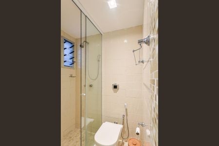Apartamento à venda com 70m², 3 quartos e 2 vagas Apartamento à venda com 70m², 3 quartos e 2 vagasBanheiro Social
