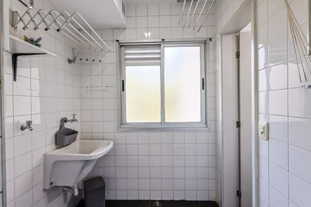 Apartamento à venda com 70m², 3 quartos e 2 vagas Apartamento à venda com 70m², 3 quartos e 2 vagasÁrea de Serviço