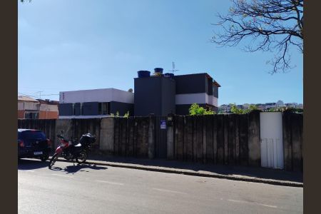 Apartamento à venda com 132m², 4 quartos e 1 vaga Apartamento à venda com 132m², 4 quartos e 1 vagaFachada