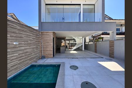 Área externa de casa de condomínio para alugar com 3 quartos, 227m² em Vargem Pequena, Rio de Janeiro
