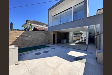 Fachada de casa de condomínio para alugar com 3 quartos, 227m² em Vargem Pequena, Rio de Janeiro