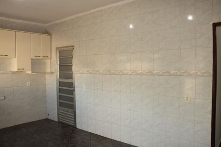 Casa para alugar com 2 quartos, 200m² em Jardim Guairaca, São Paulo