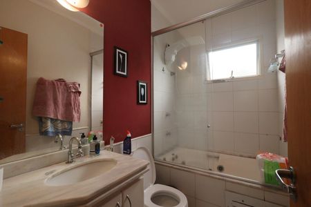 Banheiro da Suíte de casa de condomínio para alugar com 3 quartos, 170m² em Recreio das Acacias, Ribeirão Preto