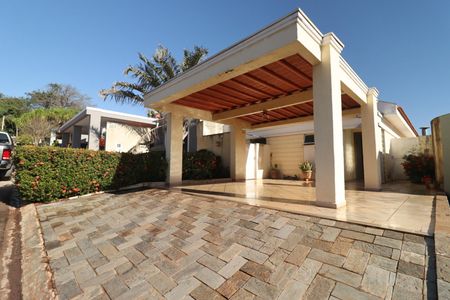 Casa de condomínio para alugar com 170m², 3 quartos e 2 vagasFachada casa