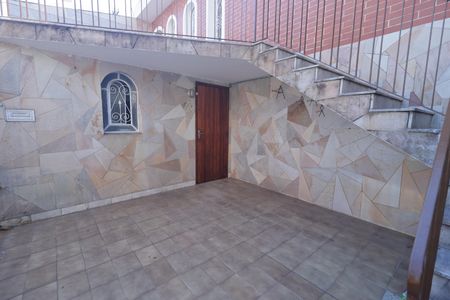 Varanda da frente de casa para alugar com 3 quartos, 200m² em Vila São José, São Paulo