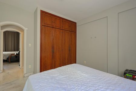 Apartamento à venda com 161m², 4 quartos e 3 vagas