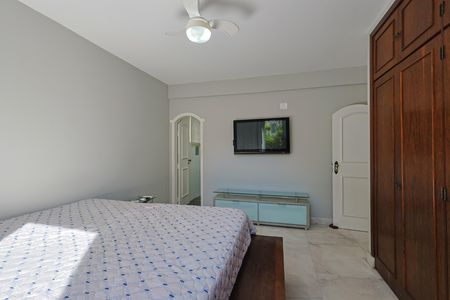 Apartamento à venda com 161m², 4 quartos e 3 vagas