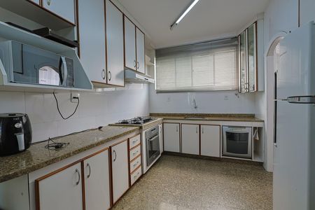 Apartamento à venda com 161m², 4 quartos e 3 vagas