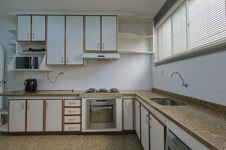 Apartamento à venda com 161m², 4 quartos e 3 vagas