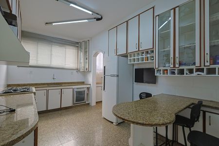 Apartamento à venda com 161m², 4 quartos e 3 vagas