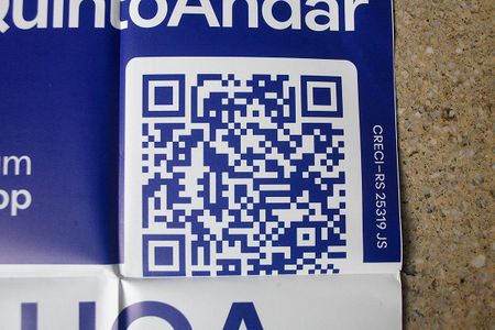 Placa de apartamento para alugar com 2 quartos, 80m² em Centro Histórico, Porto Alegre
