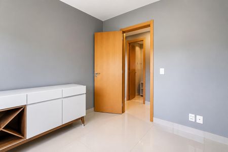 Quarto 1 de apartamento para alugar com 2 quartos, 55m² em Teresópolis, Porto Alegre
