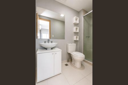 Banheiro 2 de apartamento para alugar com 2 quartos, 55m² em Teresópolis, Porto Alegre