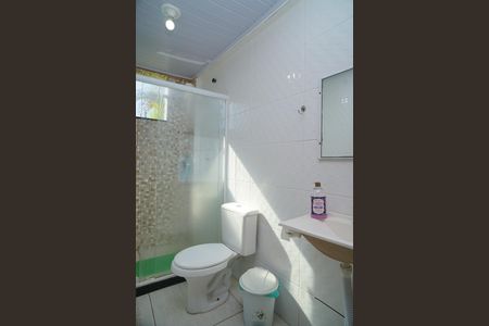 Banheiro de casa para alugar com 2 quartos, 80m² em Bambui, Maricá