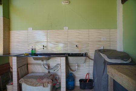 Área de Serviço de casa para alugar com 2 quartos, 80m² em Bambui, Maricá