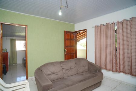 Sala de casa para alugar com 2 quartos, 80m² em Bambui, Maricá