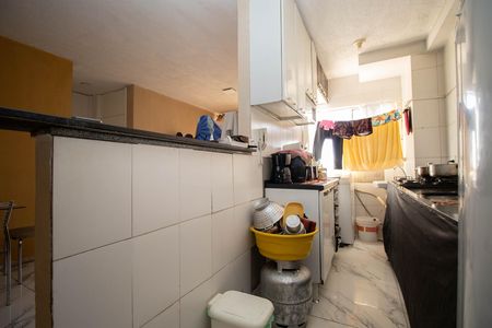 Cozinha e Área de Serviço de apartamento à venda com 2 quartos, 52m² em Bl F, Brasília