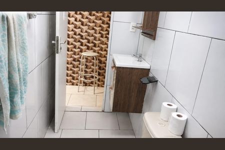 Banheiro de casa à venda com 2 quartos, 70m² em Santíssimo, Rio de Janeiro