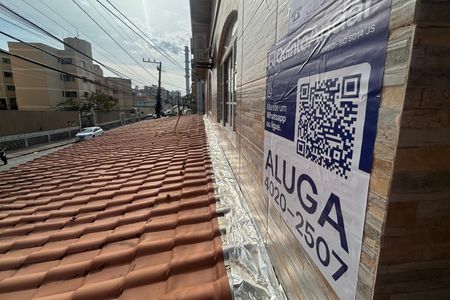 Placa  de casa para alugar com 3 quartos, 100m² em Capoeiras, Florianópolis