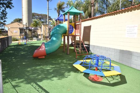 Apartamento para alugar com 50m², 2 quartos e 1 vaga Apartamento para alugar com 50m², 2 quartos e 1 vagaÁrea comum - Playground