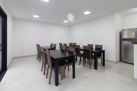 Apartamento à venda com 116m², 3 quartos e 2 vagas Apartamento à venda com 116m², 3 quartos e 2 vagasÁrea comum - Salão de festas