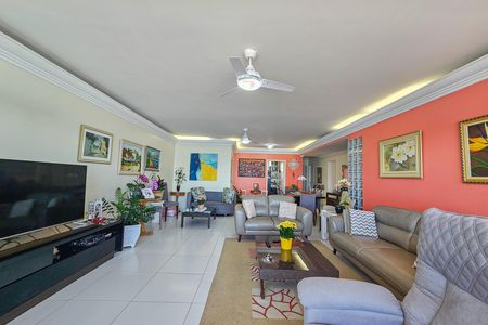 Apartamento para alugar com 196m², 3 quartos e 1 vaga
