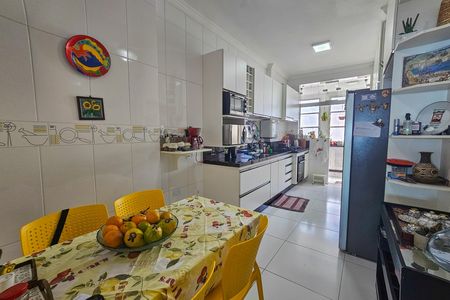 Apartamento para alugar com 196m², 3 quartos e 1 vaga