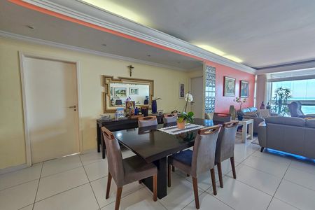 Apartamento para alugar com 196m², 3 quartos e 1 vaga