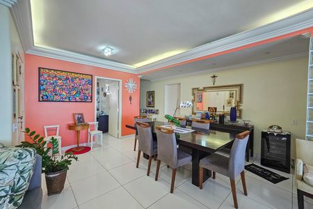 Apartamento para alugar com 196m², 3 quartos e 1 vaga