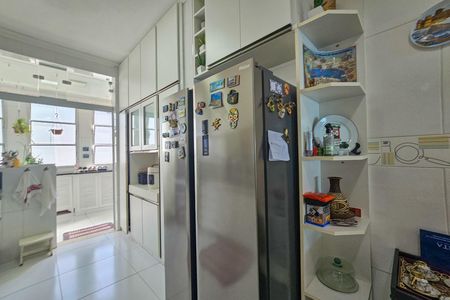 Apartamento para alugar com 196m², 3 quartos e 1 vaga