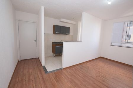 Sala de casa de condomínio para alugar com 2 quartos, 50m² em Bairro da Glória, Contagem