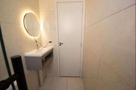 Casa de condomínio para alugar com 50m², 2 quartos e 1 vaga Casa de condomínio para alugar com 50m², 2 quartos e 1 vagaBanheiro