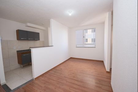 Sala de casa de condomínio para alugar com 2 quartos, 50m² em Bairro da Glória, Contagem
