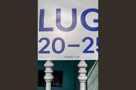 Placa Instalada na Fachada de casa para alugar com 1 quarto, 80m² em Parque Capuava, Santo André