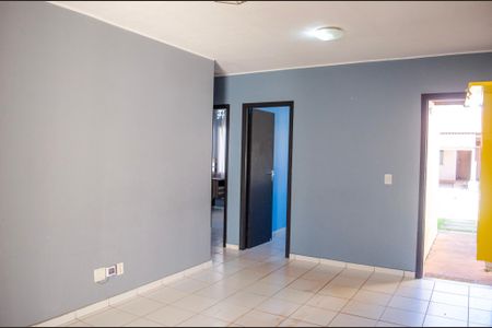 Casa de condomínio à venda com 69m², 3 quartos e 2 vagasSala
