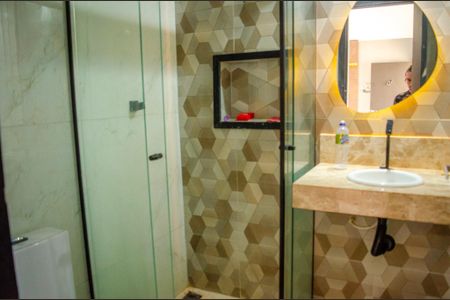 Casa de condomínio à venda com 69m², 3 quartos e 2 vagasBanheiro social