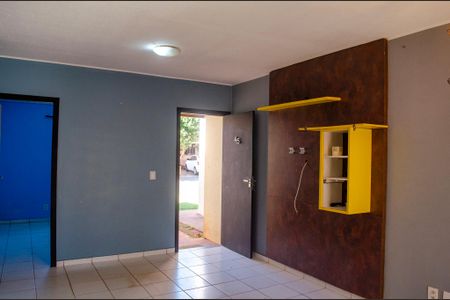 Casa de condomínio à venda com 69m², 3 quartos e 2 vagasSala