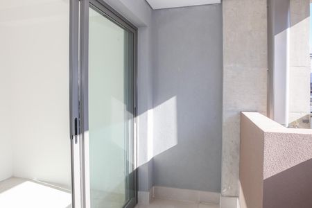 Studio à venda com 28m², 1 quarto e sem vaga Studio à venda com 28m², 1 quarto e sem vagaSacada