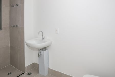 Studio à venda com 28m², 1 quarto e sem vaga Studio à venda com 28m², 1 quarto e sem vagaBanheiro